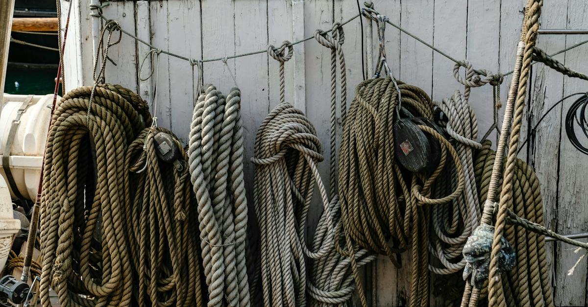 assorted-ropes-hanging