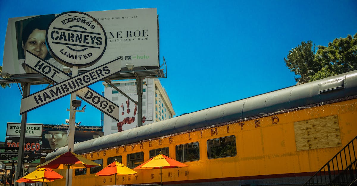 carney-s-restaurant-on-sunset-boulevard-in-los-angeles-1