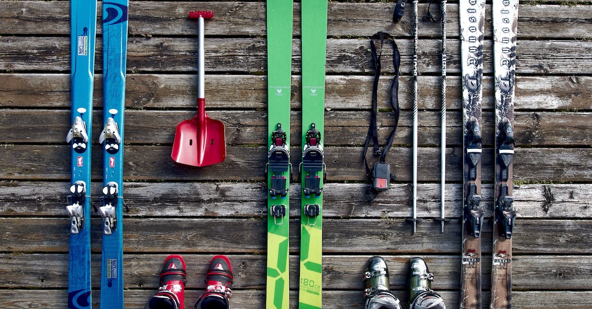 flatlay-of-skiing-equipment