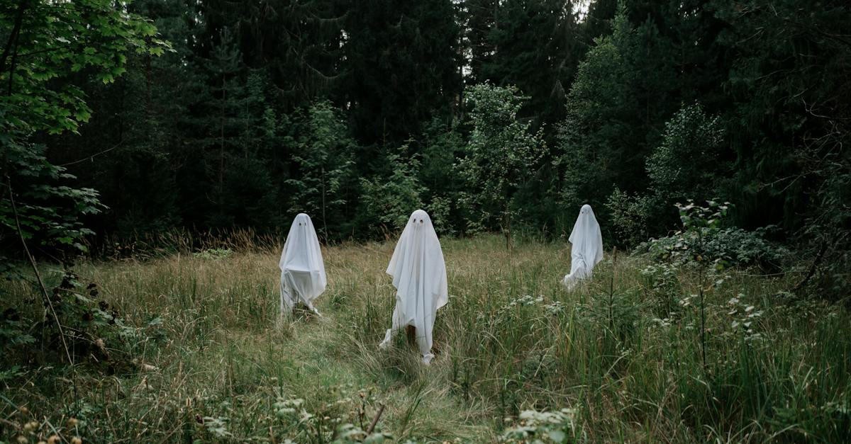ghosts-outdoors