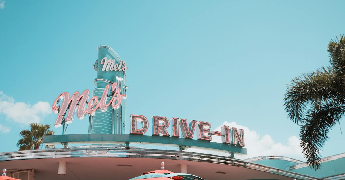 mel-s-drive-in-building-signage-2