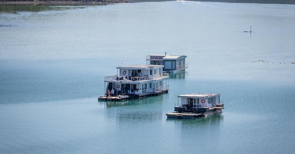 the-kraalbaai-lifestyle-houseboats-in-sout-africa